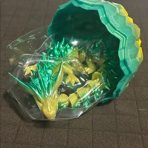 Crystalyx Dragons Green and Yellow dragon.